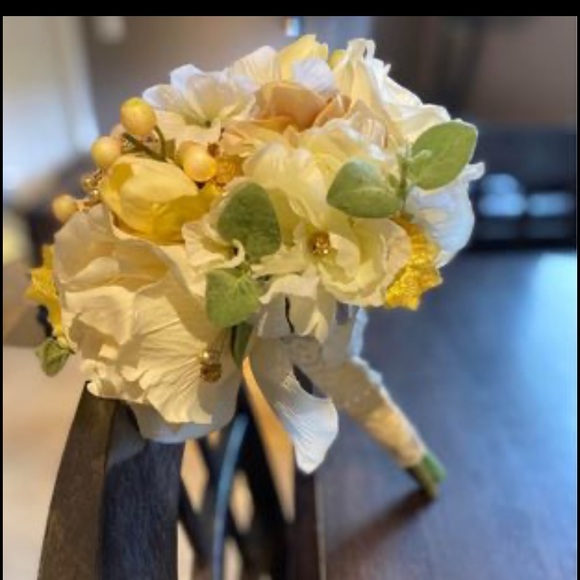 3 Bridesmaid Brooch Bouquets - Picture 5 of 5